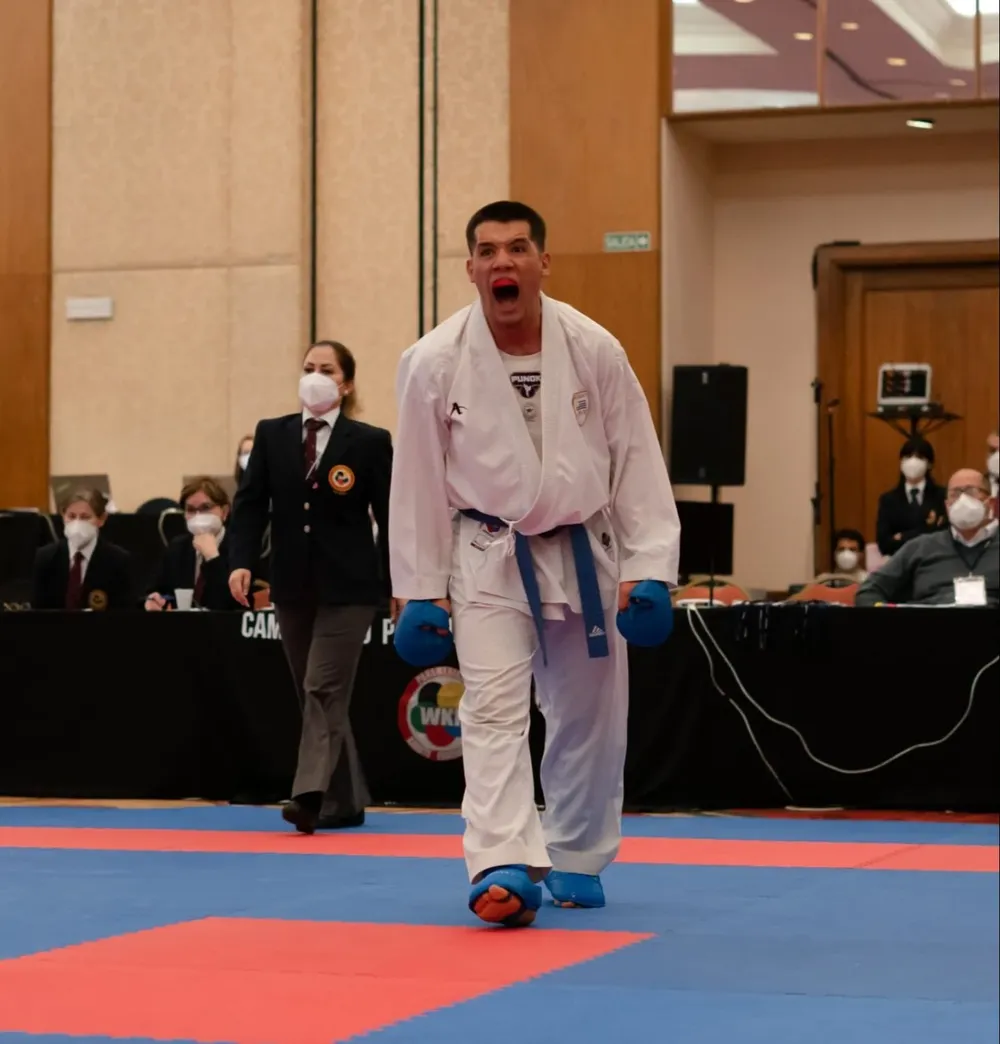 Barrios celebra uno de sus puntos marcados: fue la figura de Uruguay