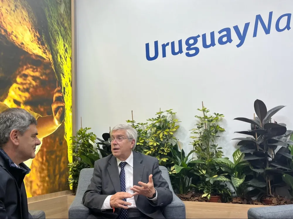 El ministro de Turismo de Uruguay, tabaré Viera, en diálogo con El Observador España en Fitur de Madrid.