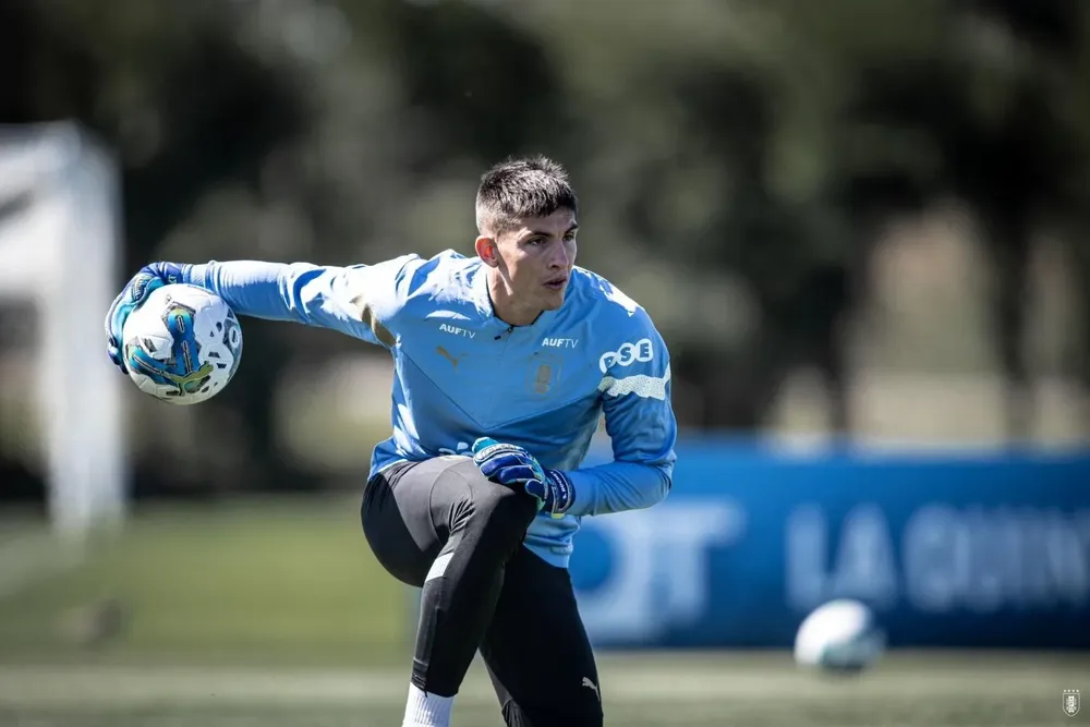Rochet entrenó sin problemas este domingo en el Complejo Uruguay Celeste