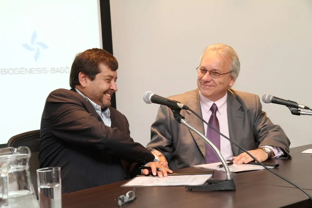 Guillermo Elordi, de Biogenesis Bagó, junto al presidente del PCTP, Fernando Amestoy