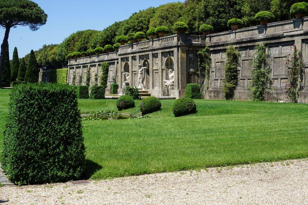 Los jardines de la residencia de verano de los papas viene operando desde 2023 como un centro de formaci&oacute;n medioambiental.