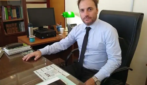 Un fiscal solicitó que el repasador que utilizó el acusado para atacar a la víctima sea considerado un arma.