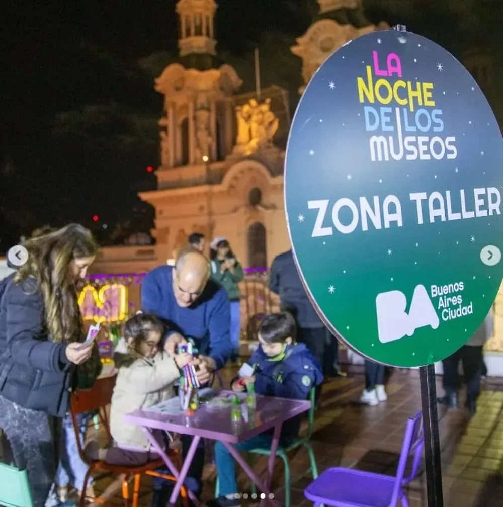 Alrededor de un millón de porteños y turistas participaron de la Noche de lo Museos en Buenos Aires