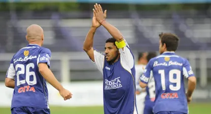 Defensor tiene 225 mil razones para clasificar