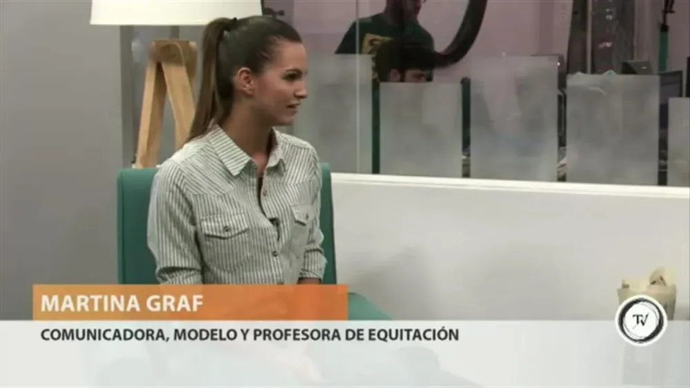 La  comunicadora, profesora de equitación y modelo Martina Graf habló en entrevista con Leandro Gómez de su historia familiar y en particular de la enfermedad por la que falleció su madre y que generó un cambio en su vida familiar. Tengo recuerdos de tener a mi mamá siempre enferma. Viví el cáncer muy cercano, contó.