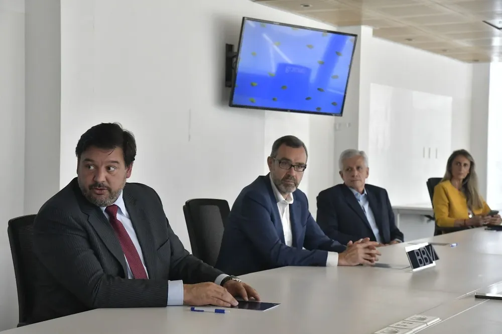 El ministro de Ambiente, Adrián Peña, participó del lanzamiento del nuevo producto.