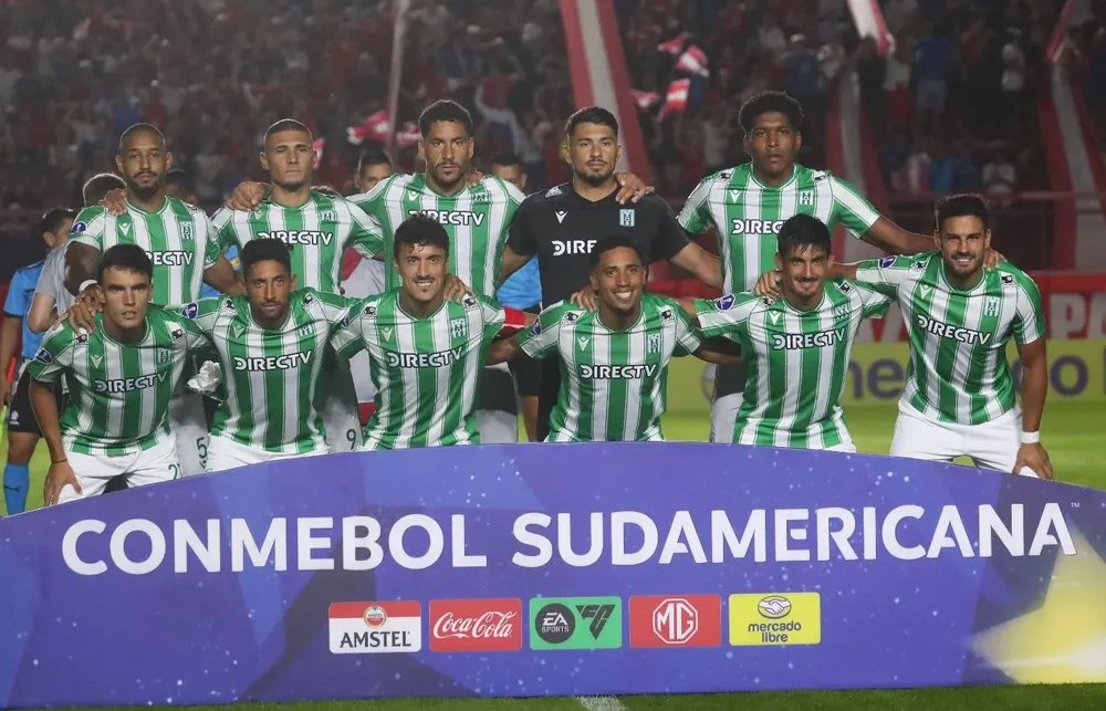 Racing enfrenta a Argentinos Juniors