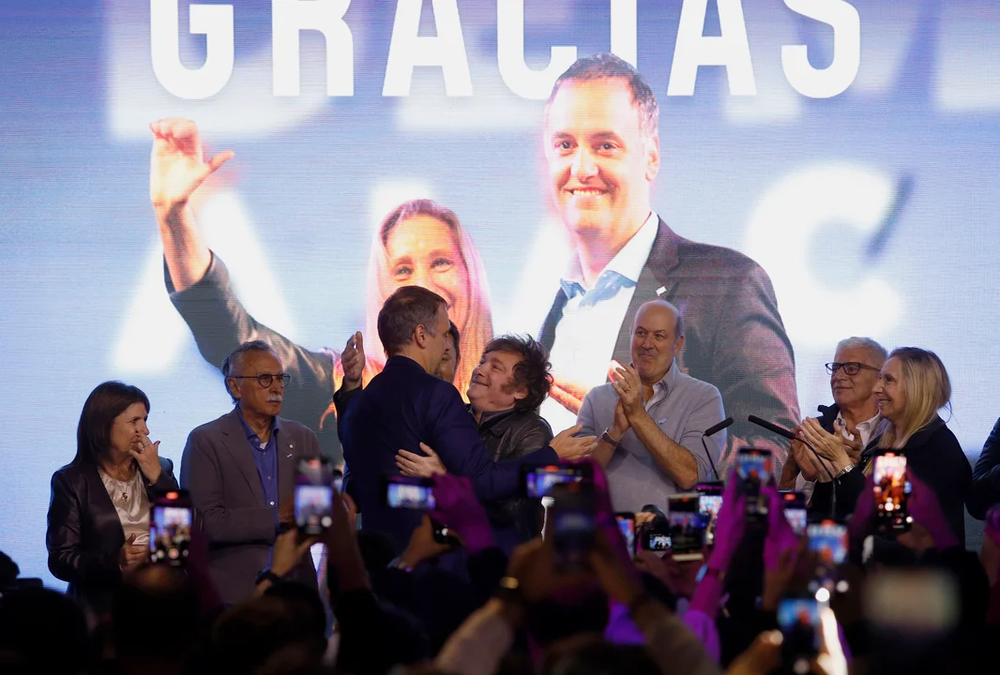 La Libertad Avanza y Javier Milei se consolidaron como ganadores en la elección porteña junto a Manuel Adorni y Karina Milei.