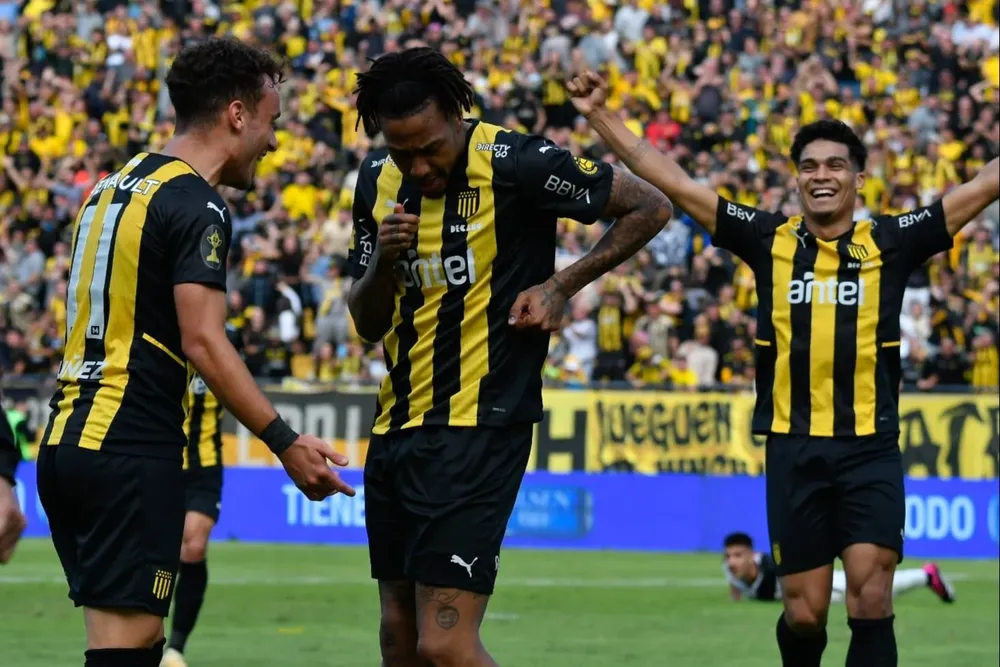 El festejo con baile de Abel Hernández