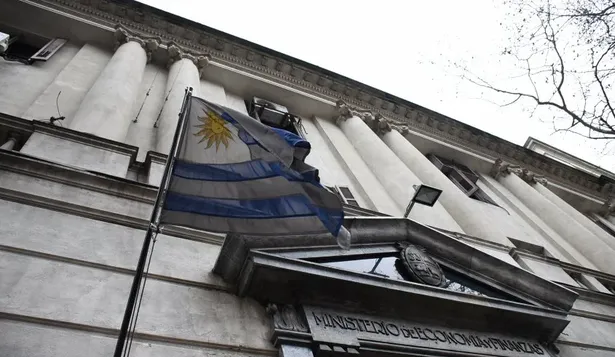 MEF logra reducir el costo de su deuda