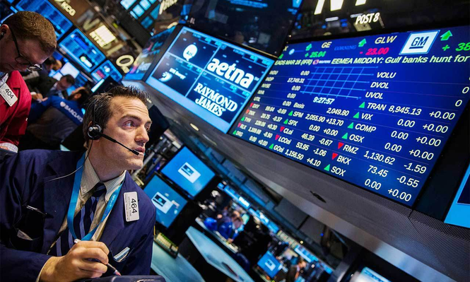 Los bonos y acciones argentinos caen en Estados Unidos y el riesgo país escala a 1.410