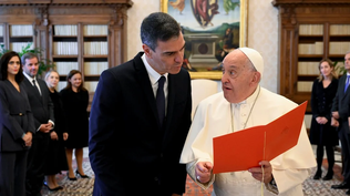 El jefe del Gobierno español, Pedro Sáchez, con el papa Francisco