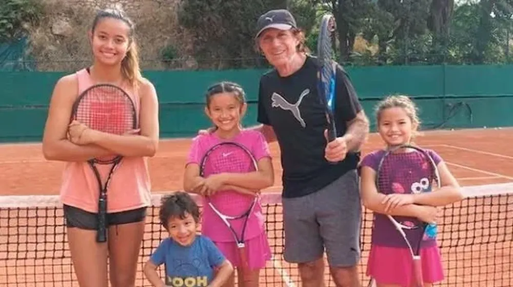 Guillermo Vilas y sus hijos