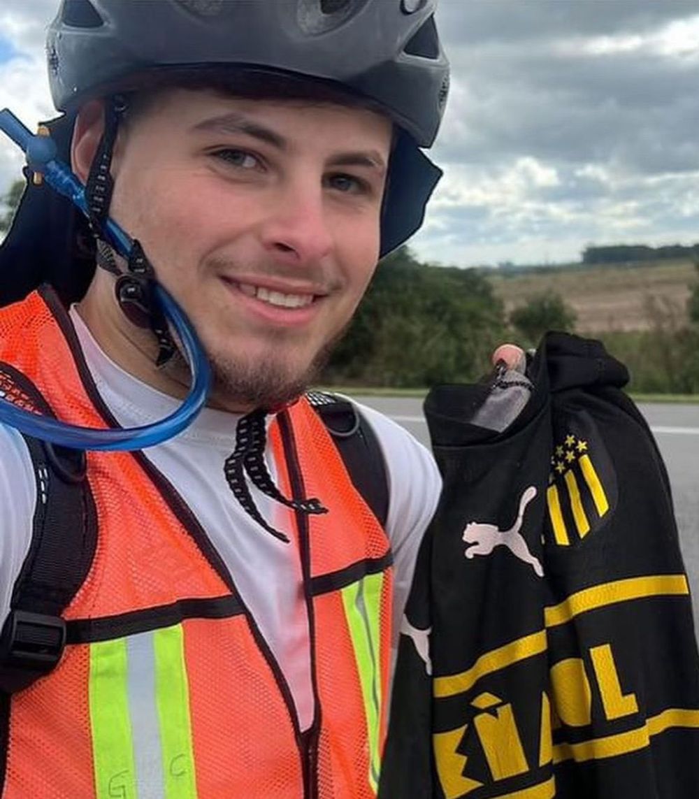 Guido Ceriani, hincha de Peñarol que partió desde Río Branco a Río de Janeiro en bicicleta