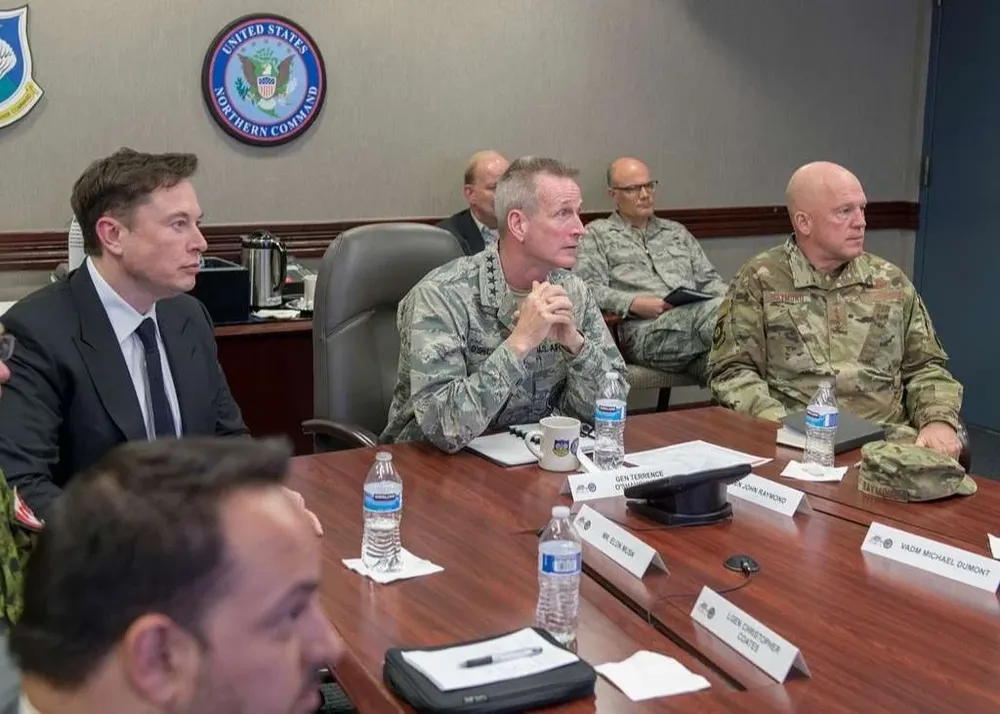 Elon Musk forma parte del entramado militar de Estados Unidos con su red de satélites Starlink