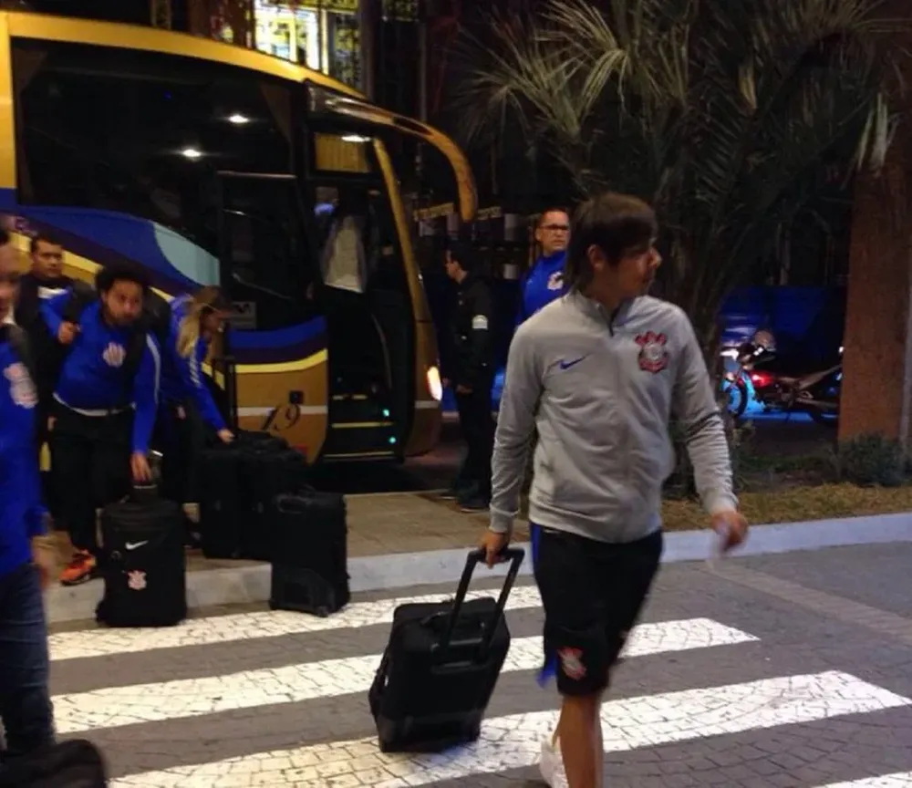 La llegada de Corinthians a su hotel en Montevideo
