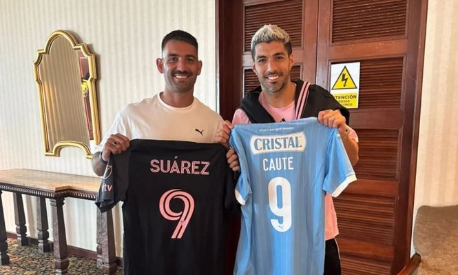 Martín Cauteruccio y Luis Suárez