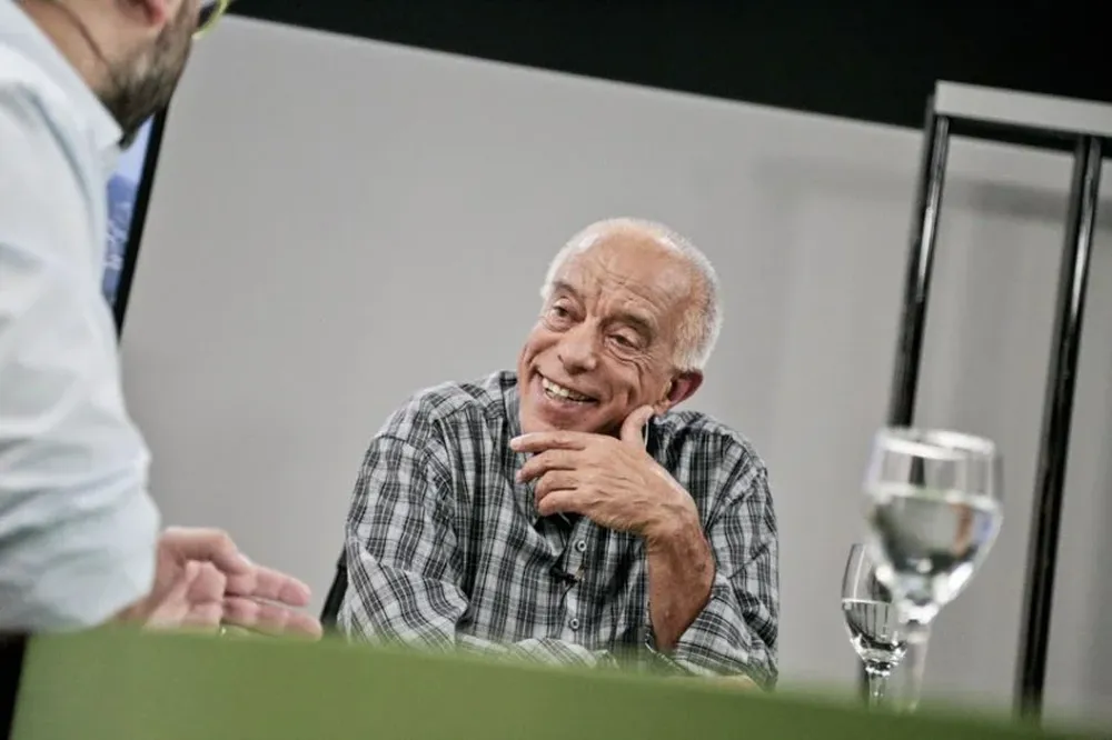 Héctor Amodio Pérez viaja a España