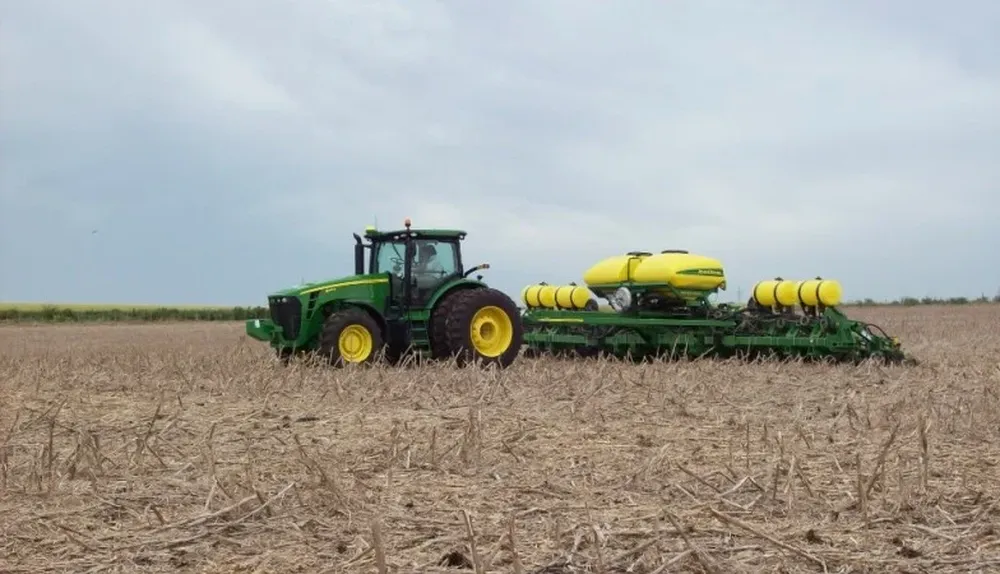 Siembra de soja en una chacra próxima a Dolores