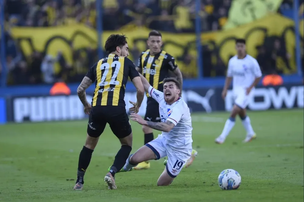 Nacional y Peñarol juegan el primer clásico de la temporada
