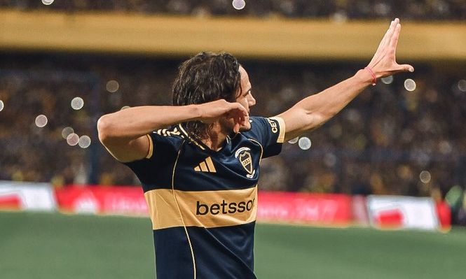 El festejo de Edinson Cavani tras su gol ante Tigre en La Bombonera