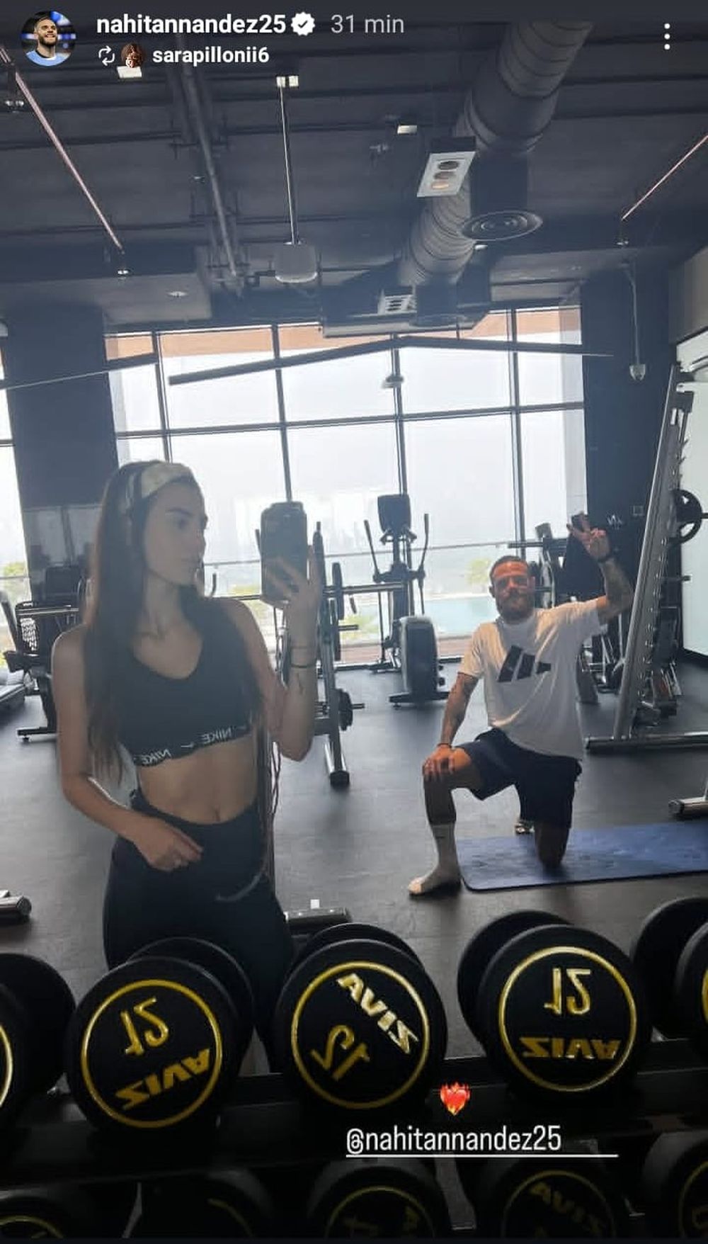 Nahitan Nández entrenó junto a su pareja mientras se prepara para el debut en la liga