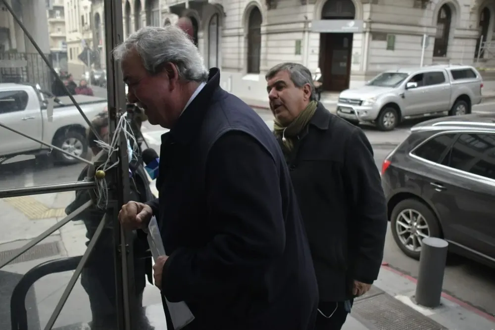 Heber llegando a fiscalía para declarar