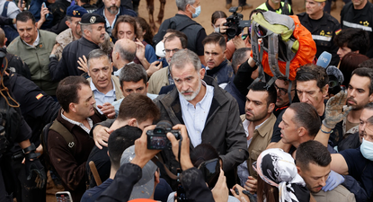 Felipe VI en su primera visita a Valencia junto a las víctimas de la DANA.