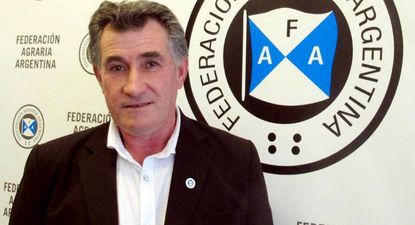 Carlos Achetoni tenía 56 años y desde el 2018 era el presidente de la Federación Agraria Argentina. Murió este viernes al chocar contra un camión en la ruta 188