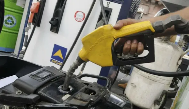¿Cuánto podrían ajustar los precios de los combustibles?