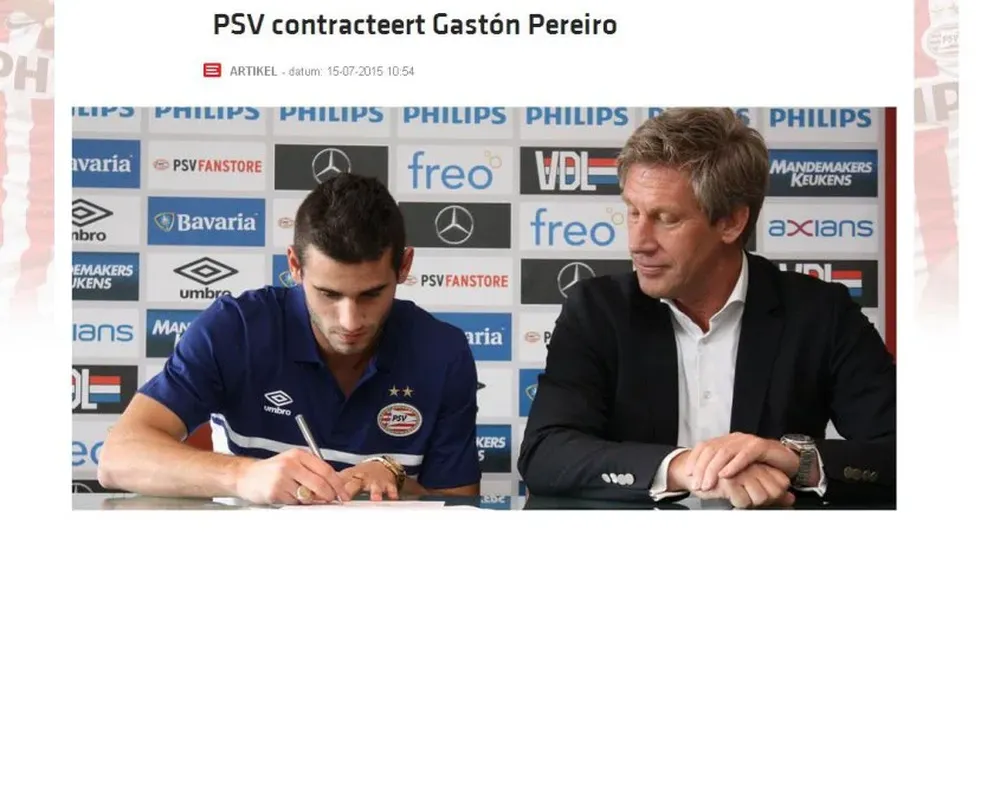 Pereiro firmando contrato con PSV Eindhoven
