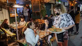 El comercio es un de los sectores que se está recuperando en la contratación de personal.