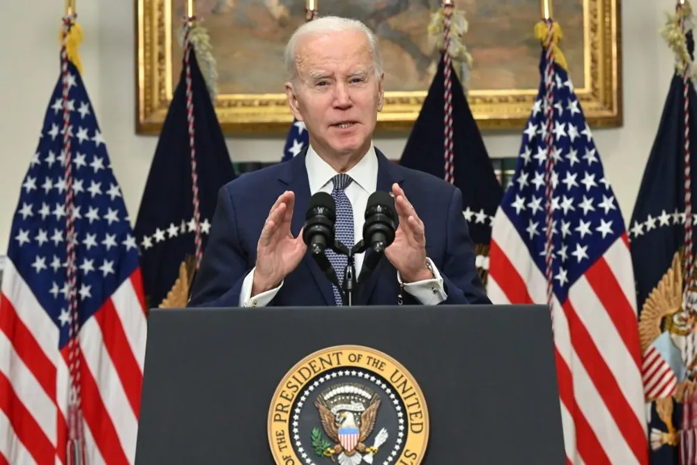 Sus depósitos estarán allí cuando los necesiten”, dijo Biden desde la Casa Blanca poco antes de viajar a la costa oeste del país