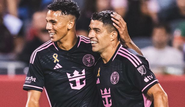 Luis Suárez festeja uno de sus dos nuevos goles para Inter Miami