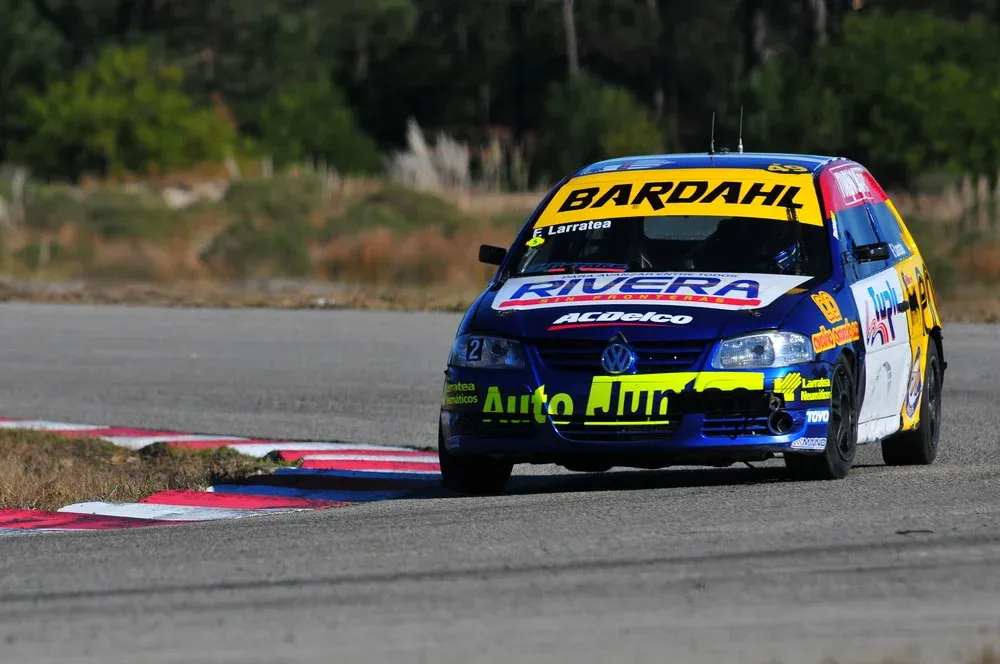 Larratea va tomando distancia frente a sus rivales, aunque todos sumaron.