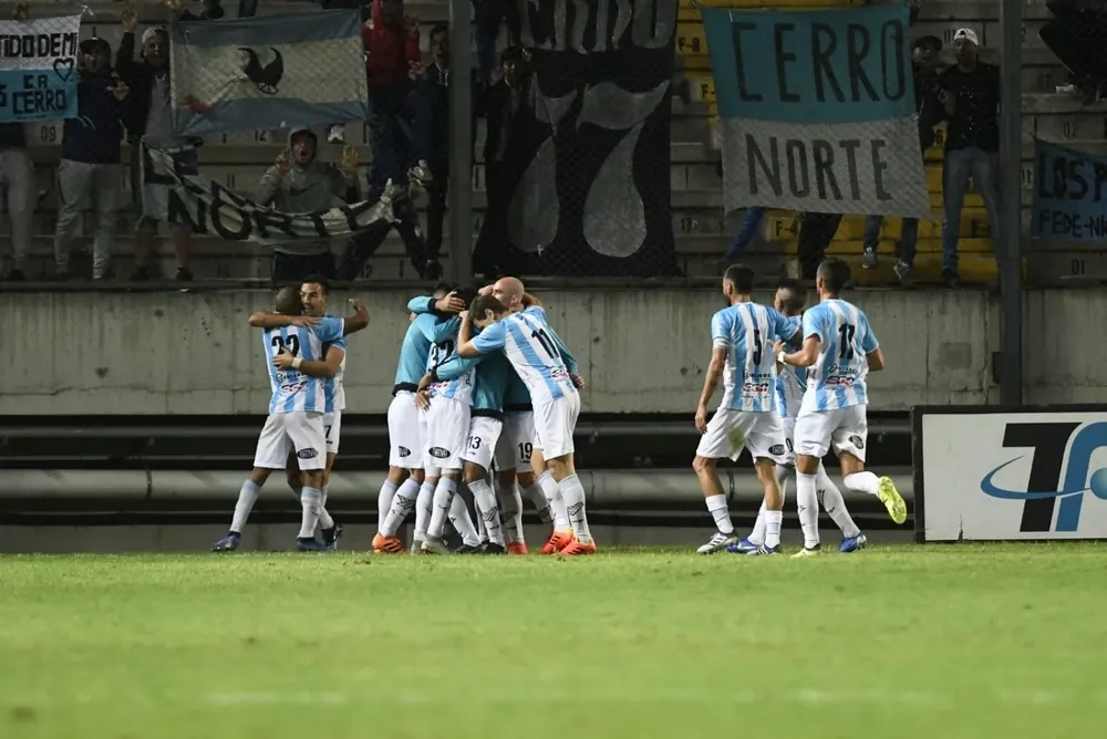 Cerro celebró un empate ante Peñarol