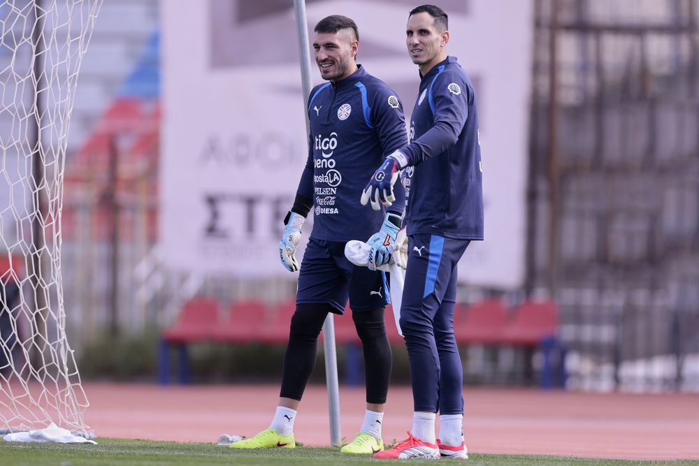 Gastón Olveira en la selección de Paraguay junto a Roberto Fernández