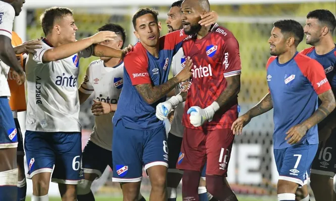 Mejía tiene que jugar con la selección de Panamá