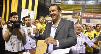 ruglio armo su equipo economico con zaidensztat y queijo para penarol