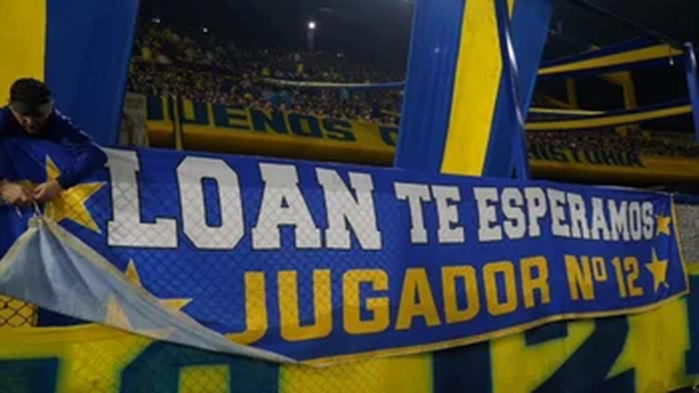 En la noche del miércoles la hinchada colgó una bandera en el estadio Alberto J. Armando&nbsp;por la aparición con vida de Loan