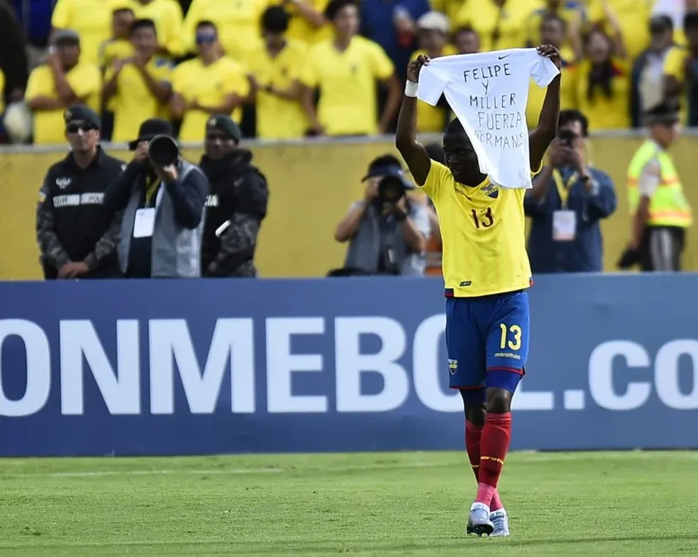 Valencia y el homenaje a dos compañeros