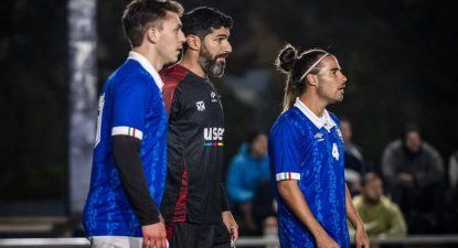 El Loco Abreu debutó en el equipo de Jeremía Recoba