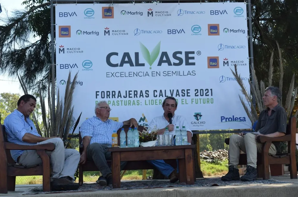 Mesa de análisis en Forrajeras Calvase 2021: Sebastián Da Silva, Horacio Rodríguez, Marcelo Secco y Eduardo Blasina.