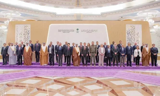 Más de 40 países conversaron en Arabia Saudita sobre cómo lograr la paz en Ucrania