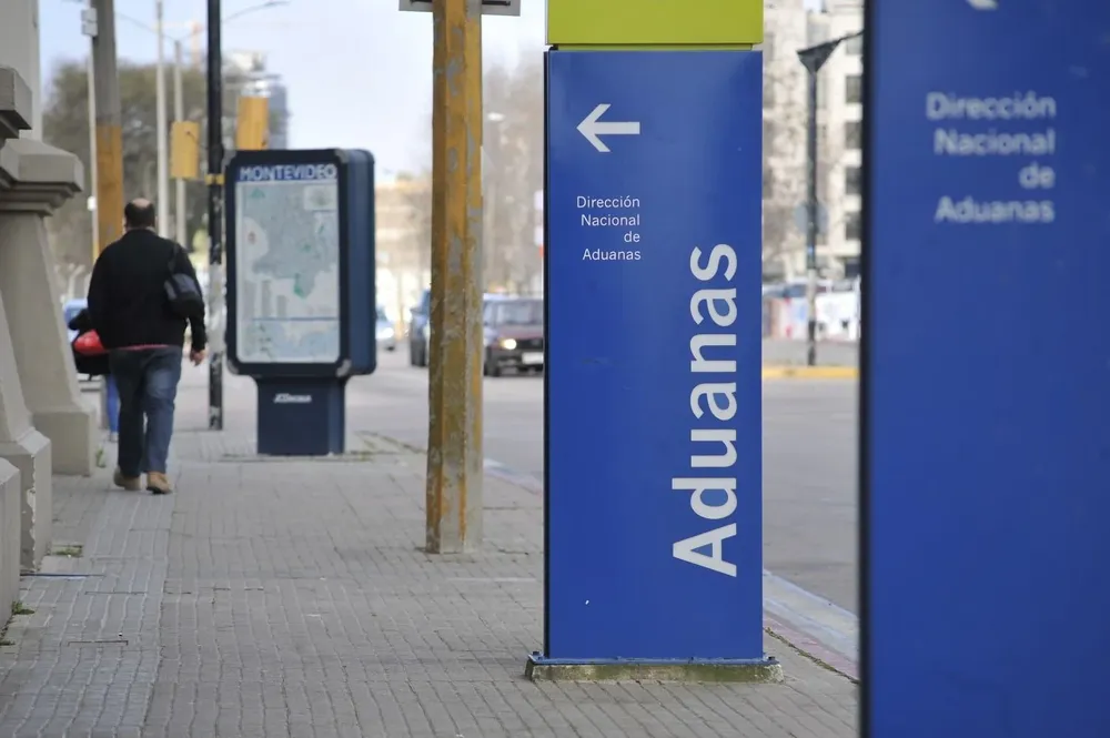 Dirección Nacional de Aduanas compró tres escáneres