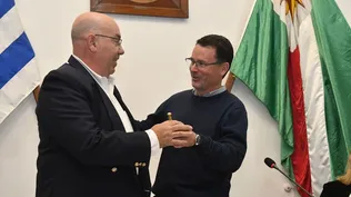 Uría le cedió a Rodríguez la campanilla con la que se ordena la reunión de directivos..