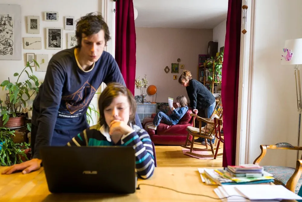 Clases virtuales por la pandemia en Francia