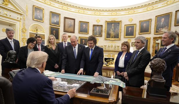 Campaña total: cuando la política exterior es un teaser electoral