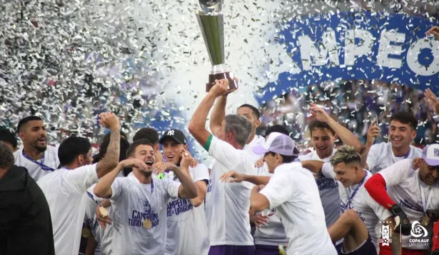 Defensor campeón de la primera Copa AUF Uruguay