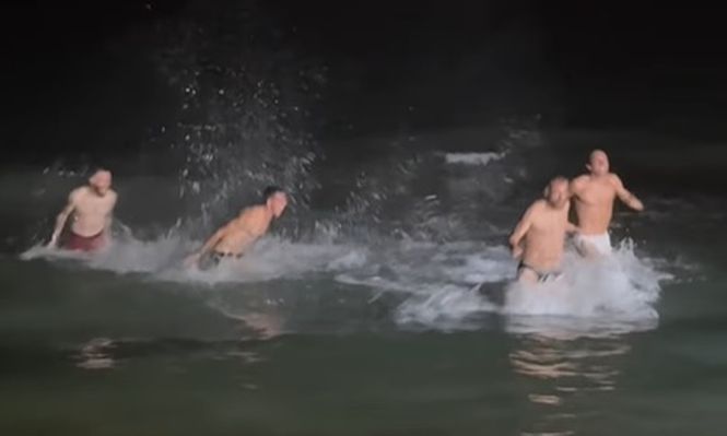 Nahitan Nández y el festejo de Cagliari